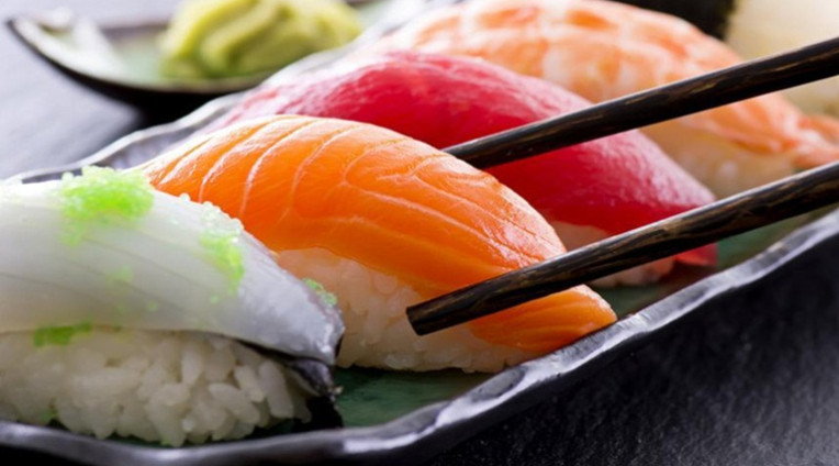 Mơ thấy sushi có ý nghĩa gì? Giải mã giấc mơ thấy sushi